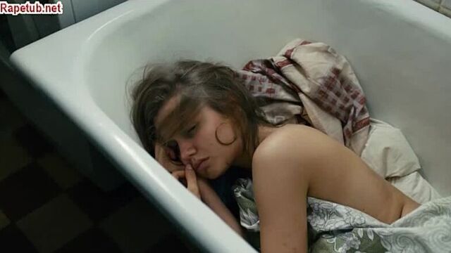 Секс сцена с Дарьей Мельниковой (Женя из папиных дочек). https://t.me/eroscena