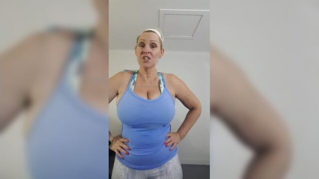 Зрелая тетя sexymatureaussielady Monte Rae похотливая блядь сосет хуй (порно секс инцест сестра мамы шалава блядь мирфа шмара)