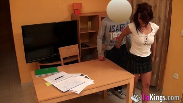 Репетитор совратила своего ученика