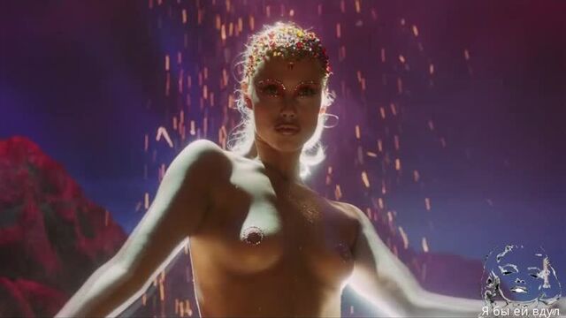 Elizabeth Berkley / Элизабет Беркли