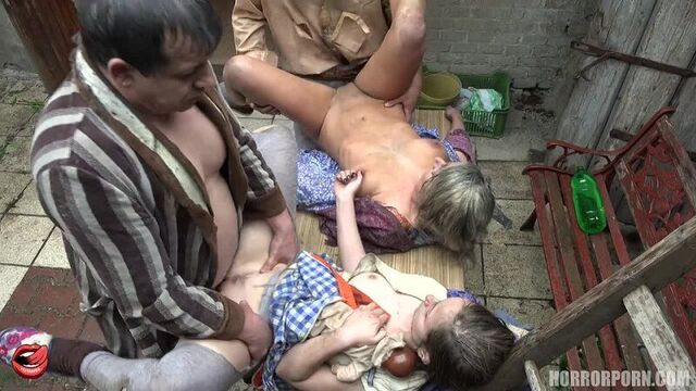 Сумасшедшая семейка | Twisted family [порно ужасы]