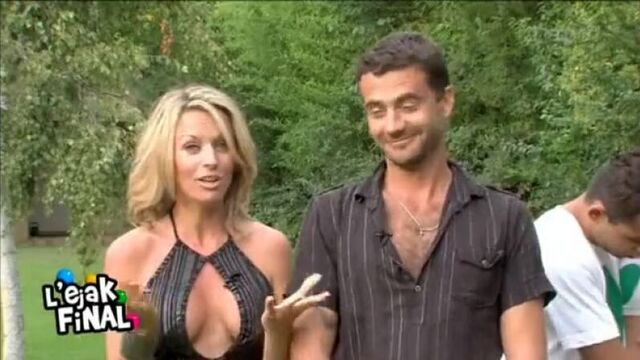 Секс при ведущей телешоу. CFNM, voyeur