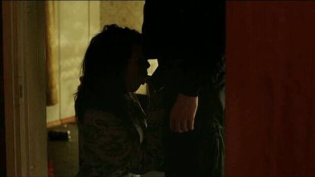 Отсосала за долги мужа (порно шантаж, дают в рот по очереди, шантажом заставили сосать хуй, жена сделала минет за долги супруга)