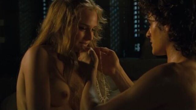 Диана Крюгер (Diane Kruger) голая в фильме «Троя» (2004)