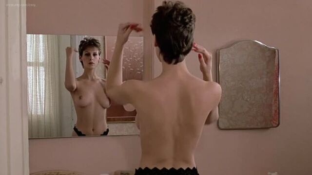 Джейми Ли Кёртис (Jamie Lee Curtis nude scenes in "Trading Places" 1983)