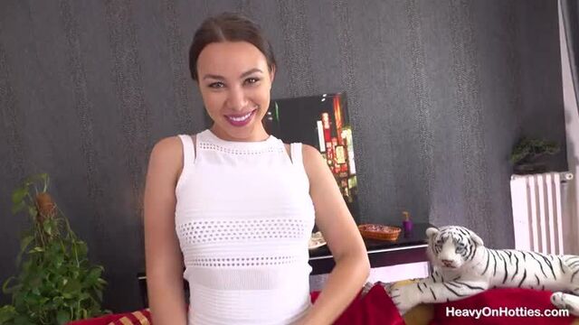 HeavyOnHotties - Regina Sparks