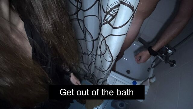 Жена развлекается с другим, пока ее муж отдыхает. жесткий анал 4K