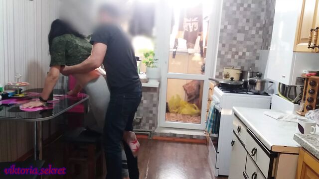 Муж ушел, а его жену трахнул его лучший друг