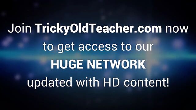 Коварный старый учитель - сексуальная крошка отдает своему старому учителю