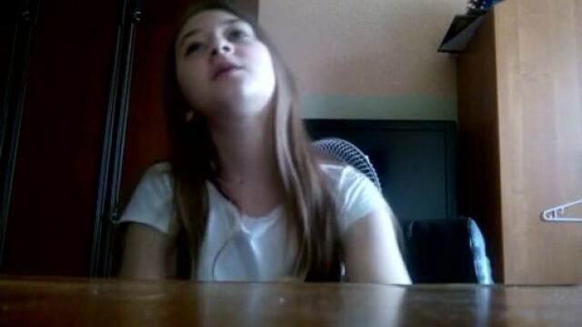 Парень занимается сексом с молодой девушкой