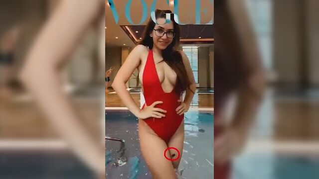 ТикТокерша_и_инста_блогер_Настюша_Найс.m4v