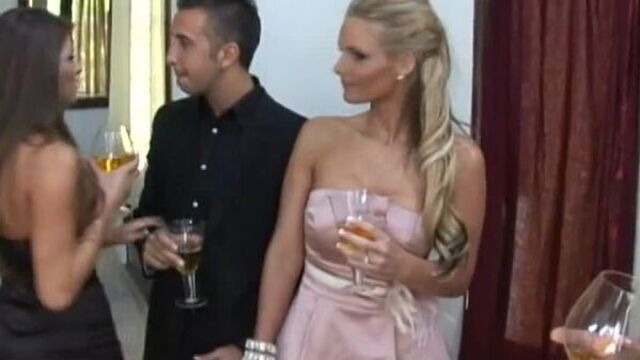 Ахуенные сучки порно секс минет анал