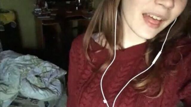 Слито | Студентка раздевается на камеру, красотка показала киску, малолетка голая, сиськи, грудь, попа, жопа, hot +18