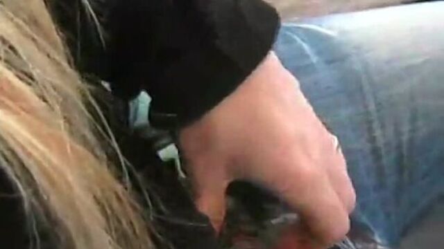 Девочка мастурбирует в поезде 2