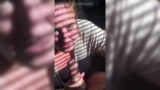 Бабуля сосёт огромный член своего мужа