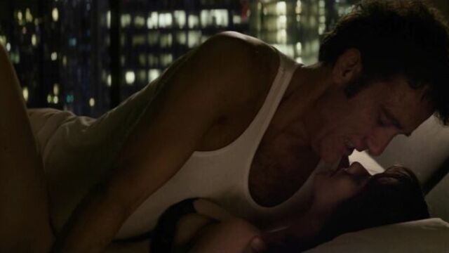 Аманда Сейфрид (Amanda Seyfried) голая в фильме «Анон» (2018)