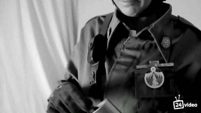 Военный эро-косплей от Меа Ли