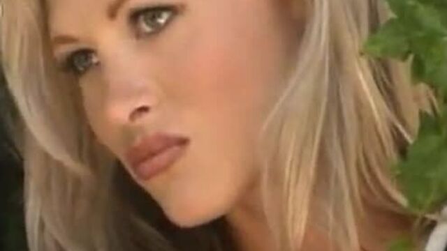 18+. Интересные наблюдения (эротика эротический милфа milf подглядывает не порно sex xxx голые сиськи дойки попа не анал трах)