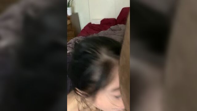 Взяла в ротик и приняла на лицо