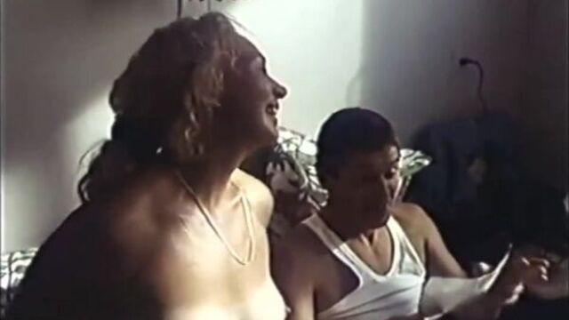 Татьяна Васильева голая в фильме "Кофе с лимоном" (1994, Леонид Горовец)