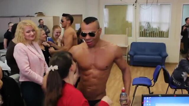 Мужской стриптиз в офис на 8 марта!