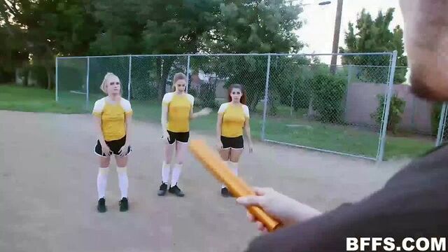 [Zolotov Porn] тренер трахнул своих футболисток,сосут втроём секс, минет, жмж, sex, porn videos 18+, PornHub, порнохаб