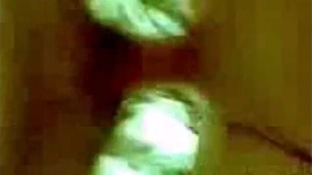 Домашнее любительское порно казашка кайфует на члене парня