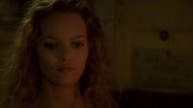 Ванесса Паради (Vanessa Paradis) голая в фильме «Элиза» (1994)