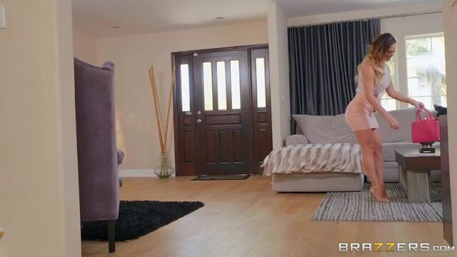 Думала что дрочит мужу.mp4