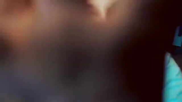 Сосет брату пока он спит