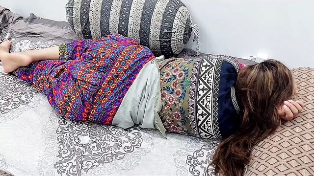 Пакистанская мачеха - лучший анальный секс со стонами крупным планом