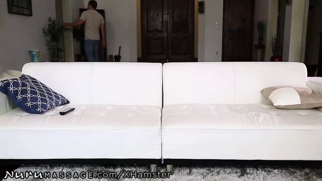 NuruMassage Jaclyn Taylor грозит вызвать мачеху