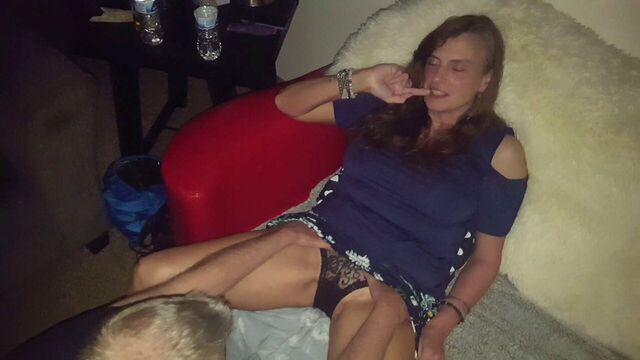 Моя подруга лижет мою жену несколько оргазмов