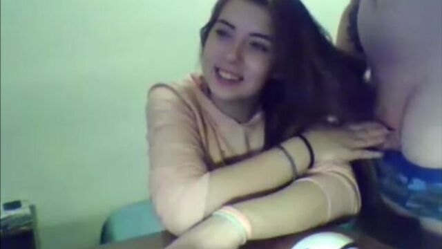 Дрочит маленький член волосами [Домашнее порно, частное порно, любительское порно, минет, порно мамки, порно с молодыми]