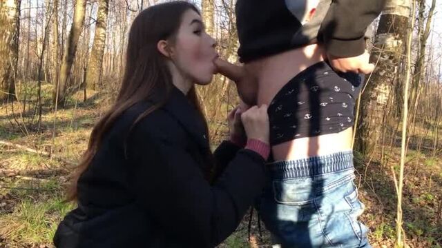 Минет в осеннем лесу