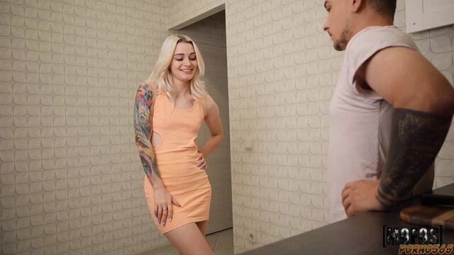 Случайно изменил жене с ее похотливой русской подругой