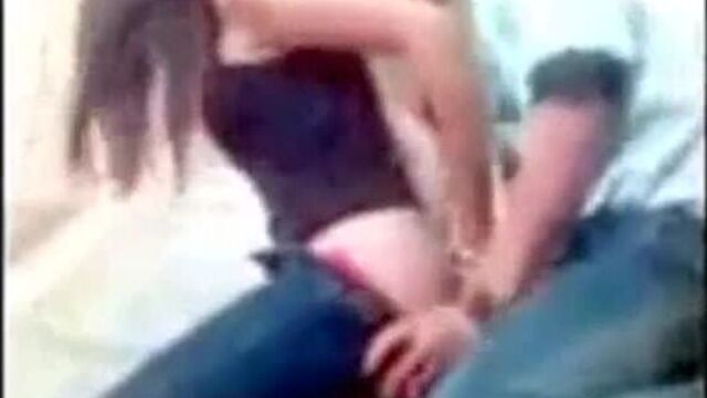 Неловкий секс с сестрой пока родителей нет дома инцест порн осекс