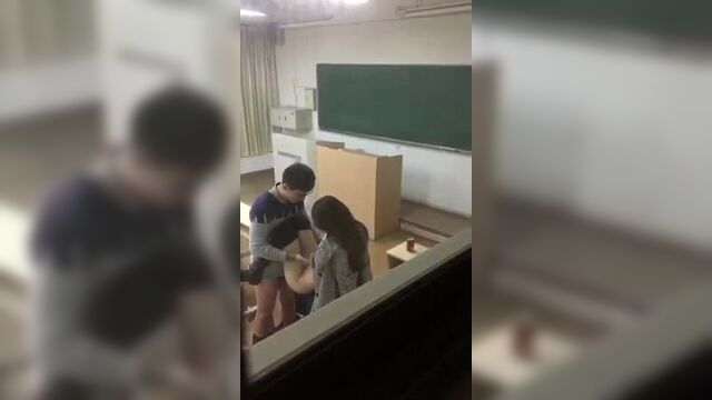 Секс с училкой в школе