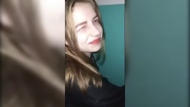 Заставил сосать хуй молодую соску в подъезде. минет, кончил на лицо. сперму на лицо. русское порно с диалогами