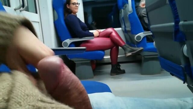минет от незнакомки в поезде