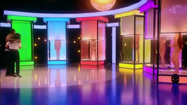 Теле-шоу Британии. Голый аттракцион.