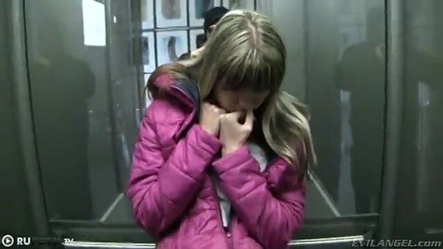 Русскую хорошо выебали в анал