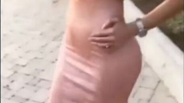 секс в замке телка аж обосолась от удовольствия