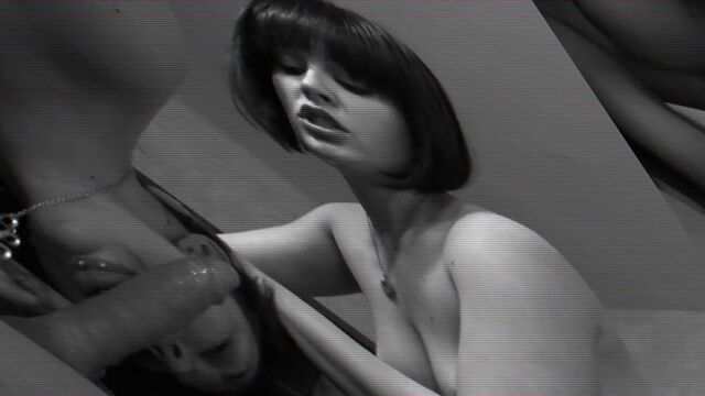 Молодые люди по вечерам устраивают групповые оргии в общаге