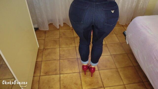 Юная русская юная с большими сиськами позволила мне трахнуть ее и кончить внутрь