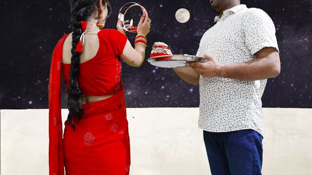 Karva Chauth Special: новобрачная Priya впервые сделала секс с Karva Chauth и сделала минет под открытым небом с хинди