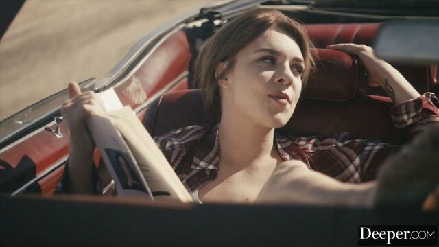 Глубже. Seth и Gabbie трахаются на капоте машины, пока ее бойфренд спит