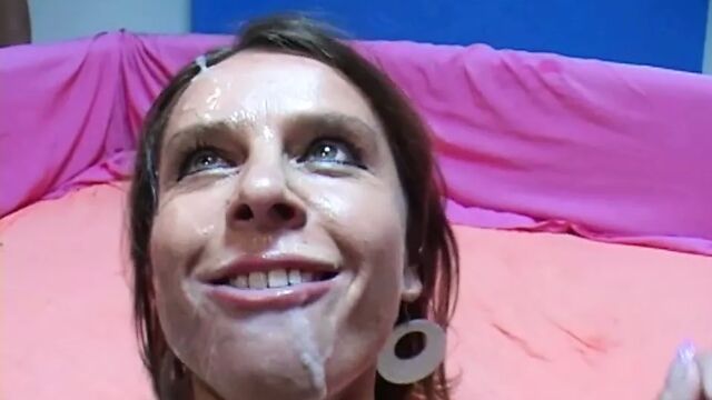 Мульти гэнгбэнг со спермой - сексуальная Susi - часть 1