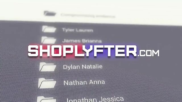 Высшие милфы учат своих пасынков, как удовлетворить девушек