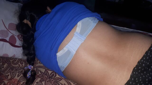 Индийская мужа дези трахает красивую сексуальную жену, делая кобылу